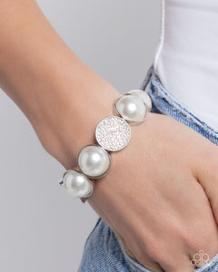 Paparazzi Believable Bling - White